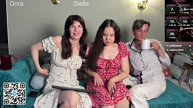 Snapshot of WeliosCouple chatting on June 20, 7:13 am WeliosCouple online show from June 20, 7:13 am