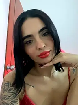 Snapshot of AngelWarm chatting on December 15, 3:23 am AngelWarm online show from December 15, 3:23 am