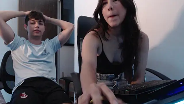 T-PHotxCouple online show from June 20, 3:11 am