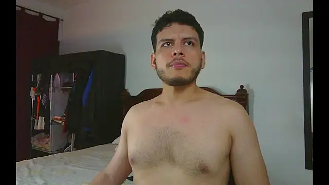 Snapshot of luxo_kane chatting on December 16, 11:42 pm luxo kane online show from December 16, 11:42 pm