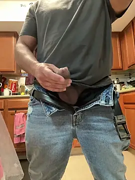 Snapshot of tigre6911 chatting on March 1, 9:31 am tigre6911 online show from March 1, 9:31 am