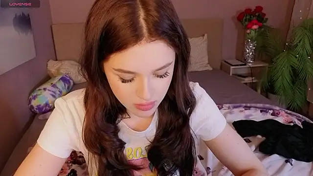 Snapshot of Holly__Bush chatting on March 1, 3:34 pm Holly Bush online show from March 1, 3:34 pm