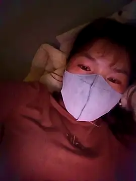 Snapshot of May-Ne chatting on February 17, 8:33 am May-Ne online show from February 17, 8:33 am