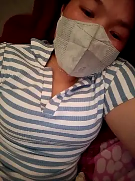 Snapshot of May-Ne chatting on February 16, 4:55 am May-Ne online show from February 16, 4:55 am