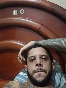 Snapshot of nando_33 chatting on May 16, 10:36 am nando 33 online show from May 16, 10:36 am