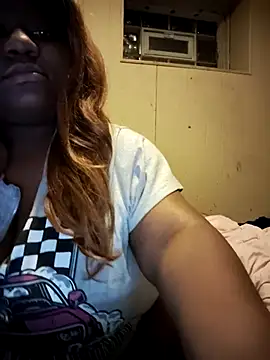 Snapshot of fatgirl012 chatting on December 15, 8:53 am fatgirl012 online show from December 15, 8:53 am