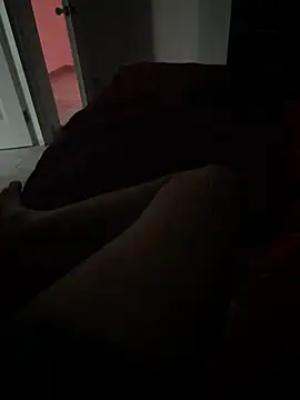 3LEGSSS online show from January 8, 3:51 pm