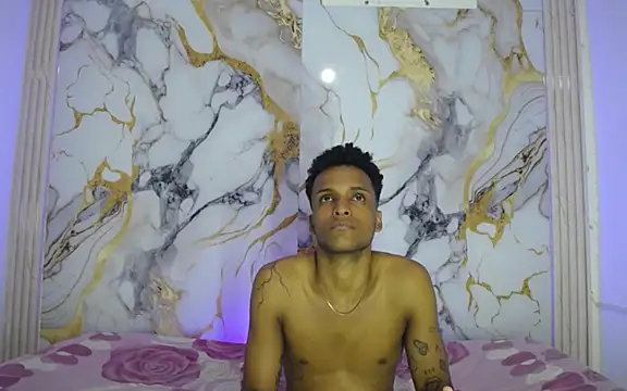 Snapshot of Damian_and_theo chatting on February 8, 7:33 pm Damian and theo online show from February 8, 7:33 pm