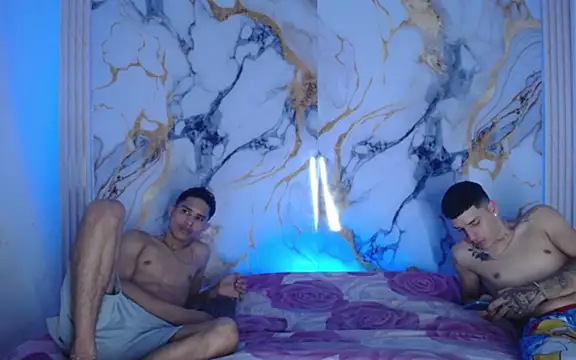 Snapshot of Damian_and_theo chatting on February 10, 7:24 pm Damian and theo online show from February 10, 7:24 pm