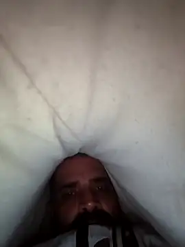 Snapshot of jhbvvhkkk chatting on January 10, 10:21 am jhbvvhkkk online show from January 10, 10:21 am