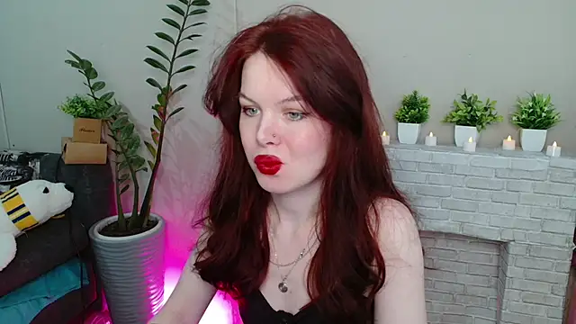 Snapshot of hot_neighbor chatting on February 20, 6:26 am hot neighbor online show from February 20, 6:26 am