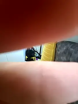 Snapshot of Emilyhomegirl1 chatting on December 21, 5:42 am Emilyhomegirl1 online show from December 21, 5:42 am