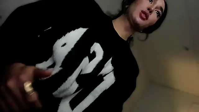 Snapshot of mxshemale_ladyboy chatting on October 3, 8:32 pm mxshemale ladyboy online show from October 3, 8:32 pm