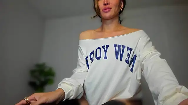 mxshemale ladyboy online show from July 14, 2:05 am