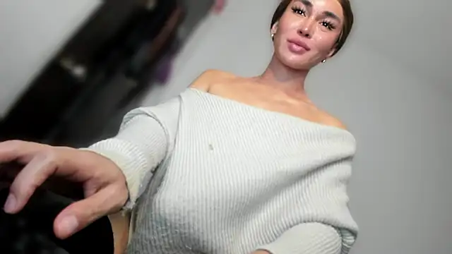 mxshemale ladyboy online show from May 15, 7:23 pm