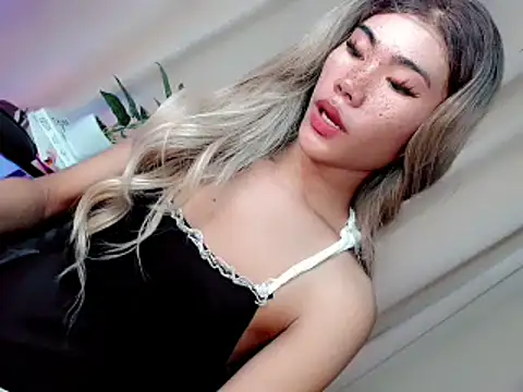 Snapshot of MIASEX980271 chatting on May 14, 5:37 am MIASEX980271 online show from May 14, 5:37 am
