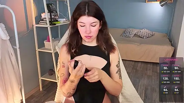 Snapshot of BlushKira chatting on February 28, 9:53 am BlushKira online show from February 28, 9:53 am