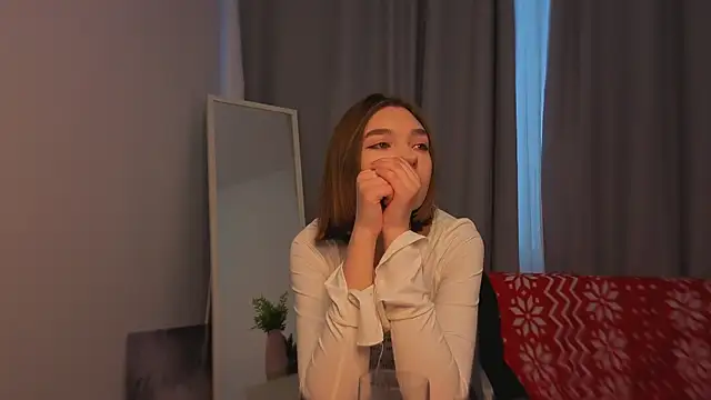 Leyla crsh online show from February 17, 5:05 am