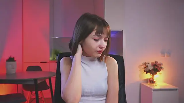 Leyla crsh online show from April 15, 6:30 am