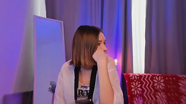 Leyla crsh online show from February 20, 5:15 am