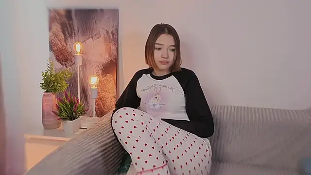 Leyla crsh online show from February 5, 5:36 am