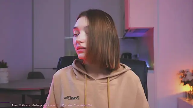 Leyla crsh online show from April 11, 7:45 am