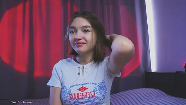 Leyla crsh online show from April 3, 5:03 am