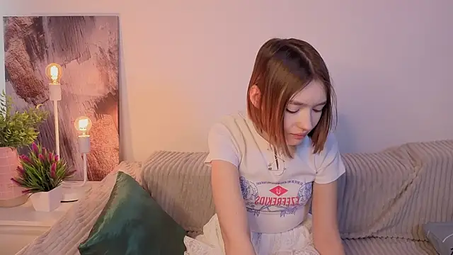 Leyla crsh online show from February 6, 5:14 am