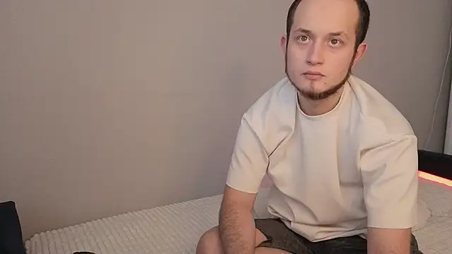 Pearl couple online show from March 10, 9:13 am