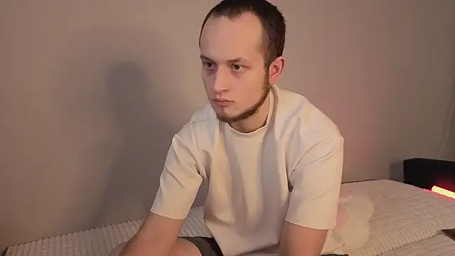 Pearl couple online show from March 5, 9:06 am