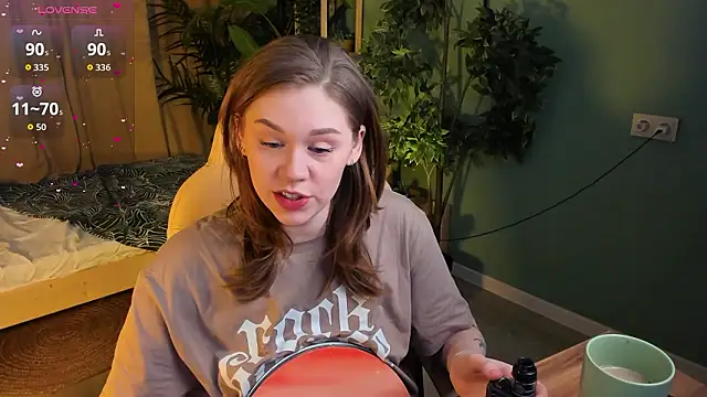 Alison Doody online show from February 28, 7:41 am