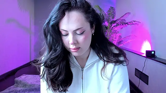 AlbaLimory online show from April 3, 1:06 pm