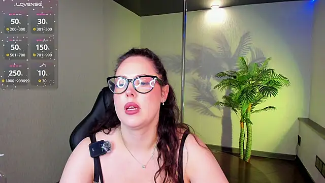Snapshot of AlbaLimory chatting on July 3, 5:08 pm AlbaLimory online show from July 3, 5:08 pm