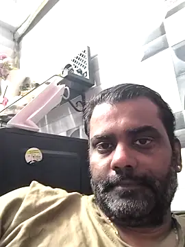 Snapshot of RoyallyYoursBaby chatting on December 15, 3:29 pm RoyallyYoursBaby online show from December 15, 3:29 pm