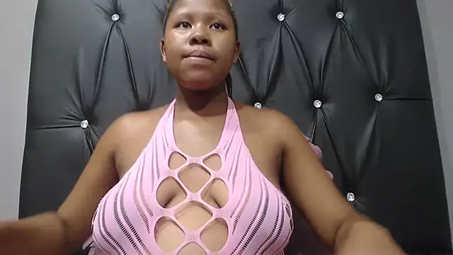 TemptingCloeXx online show from February 25, 7:36 pm