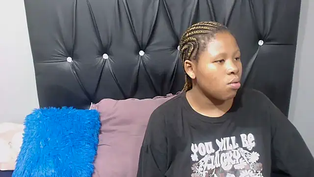 TemptingCloeXx online show from March 11, 6:35 pm