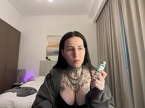 Snapshot of GothicRyderr chatting on December 16, 8:29 am GothicRyderr online show from December 16, 8:29 am