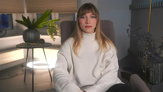 Snapshot of PegCubillo chatting on December 18, 11:47 am PegCubillo online show from December 18, 11:47 am