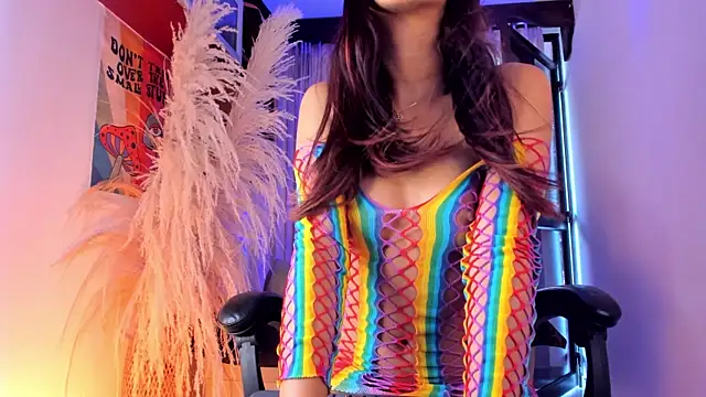 HileySweett online show from June 26, 2:45 pm