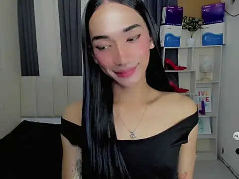 Snapshot of BigCockKhyla chatting on December 17, 8:25 pm BigCockKhyla online show from December 17, 8:25 pm