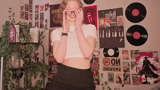 JeaneneWoltz online show from January 11, 9:05 am