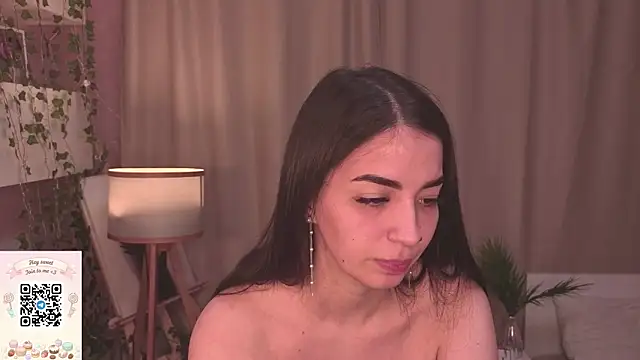 EmmyNoel online show from May 8, 7:06 pm