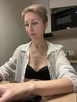 Snapshot of Sensual_Flower chatting on February 2, 6:45 am Sensual Flower online show from February 2, 6:45 am