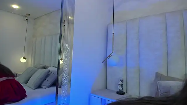 Snapshot of Im_AuraGold chatting on December 18, 12:42 pm Im AuraGold online show from December 18, 12:42 pm