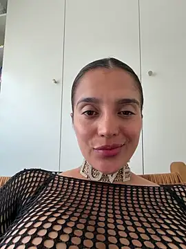 lara beker online show from May 4, 4:21 pm