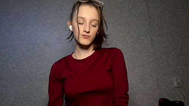 LisaBoddy online show from December 17, 11:48 am