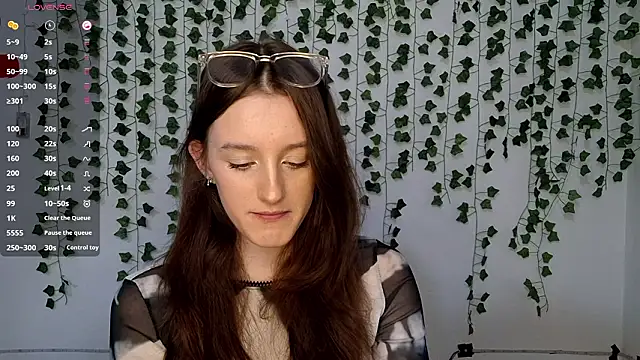 LisaBoddy online show from February 19, 1:41 pm