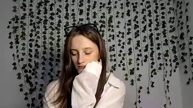 LisaBoddy online show from February 7, 4:59 pm