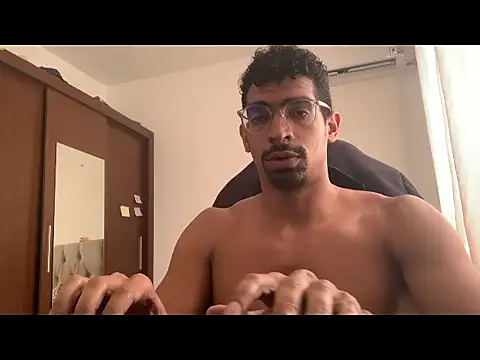 Snapshot of Nerdhot20cm chatting on December 16, 3:38 pm Nerdhot20cm online show from December 16, 3:38 pm