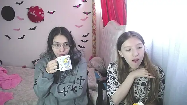 Briar y Blair online show from March 25, 3:22 pm